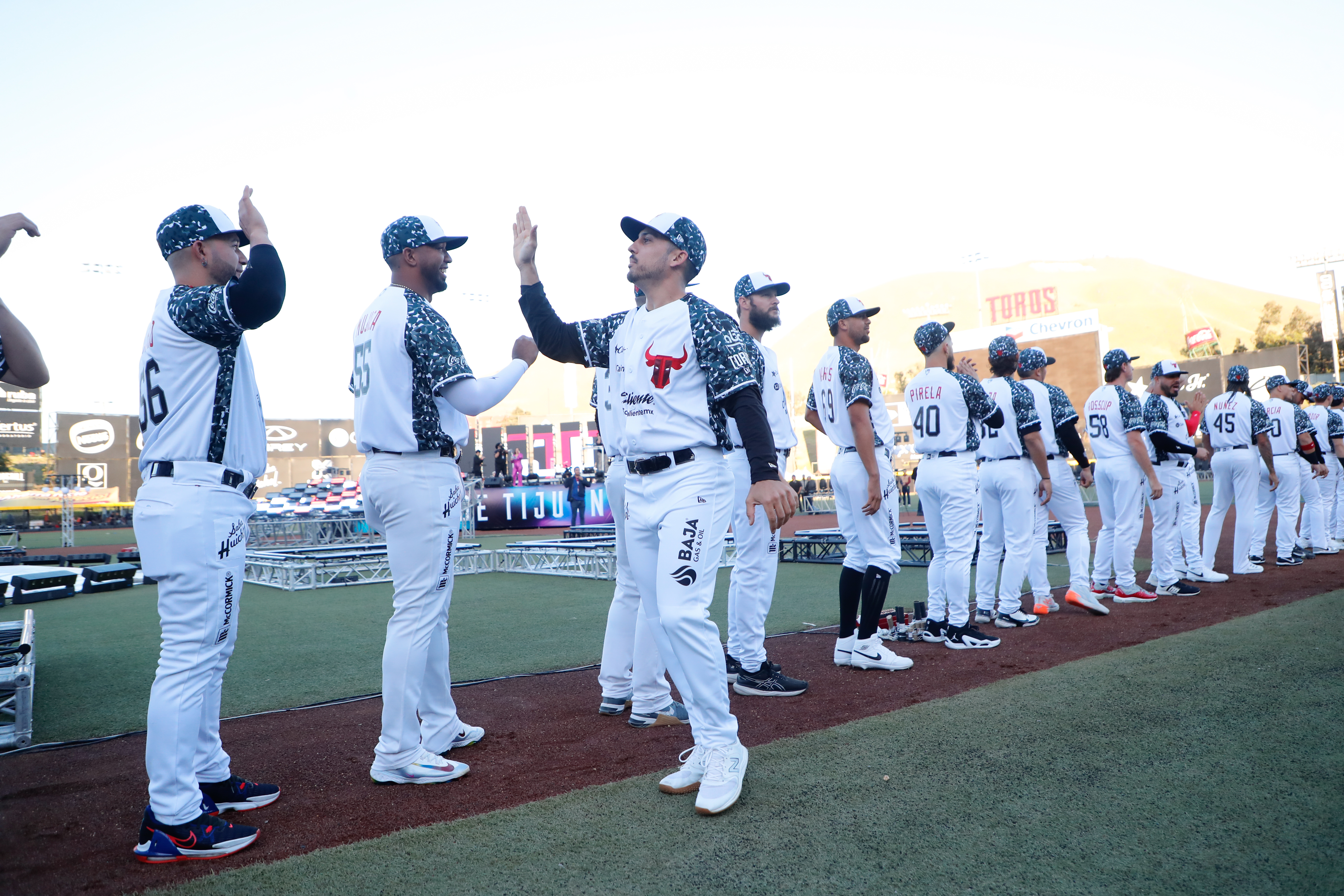 ABRIRÁ TOROS CONTRA RIELEROS